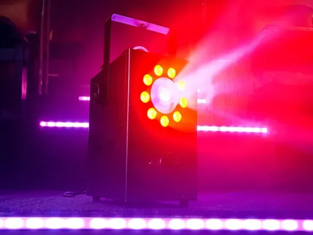 QTX MoonCloud Compact 400W LED Fog Machine & RGB Moonflower Effect